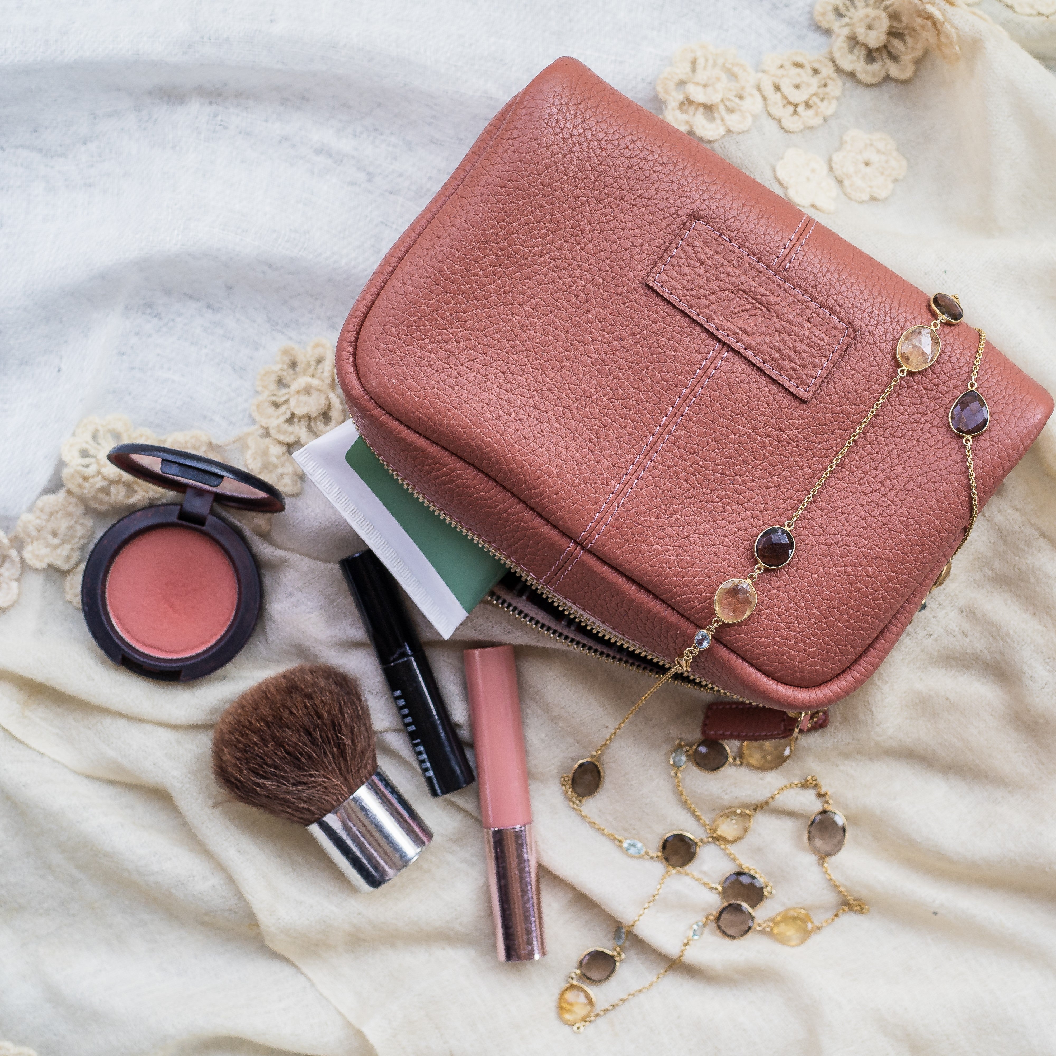 Chic Travel / Vanity Kit
